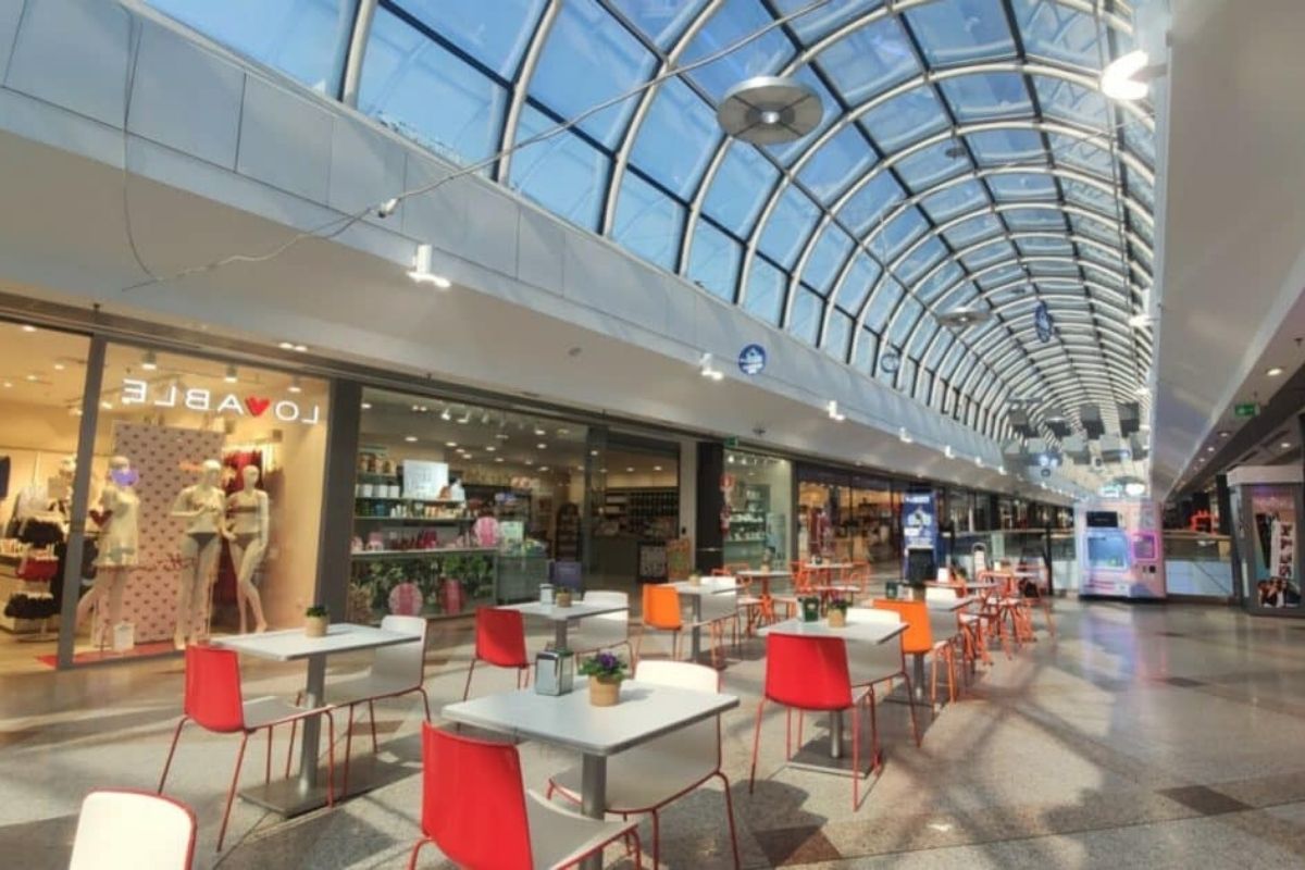 Negozi di moda nel distretto della moda di Civitanova Marche