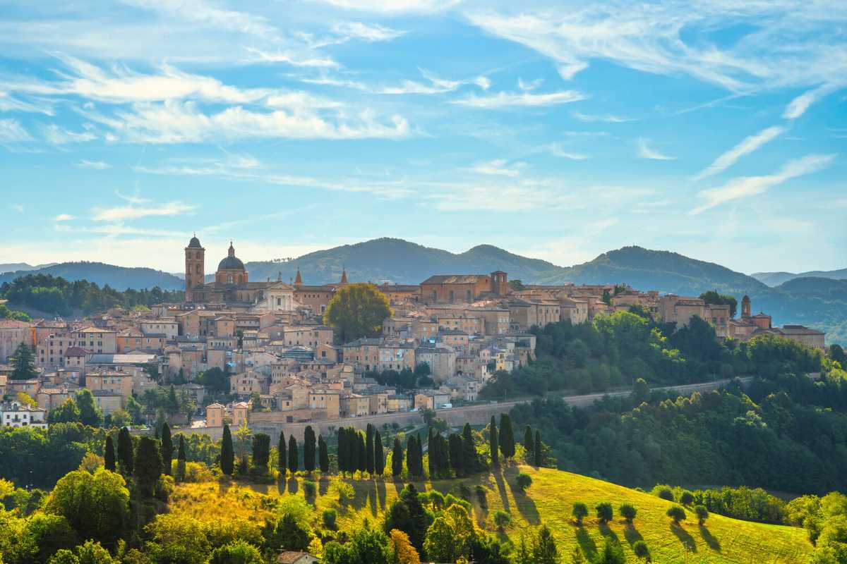 Vista panoramica di Macerata con il suo centro storico e le colline circostanti